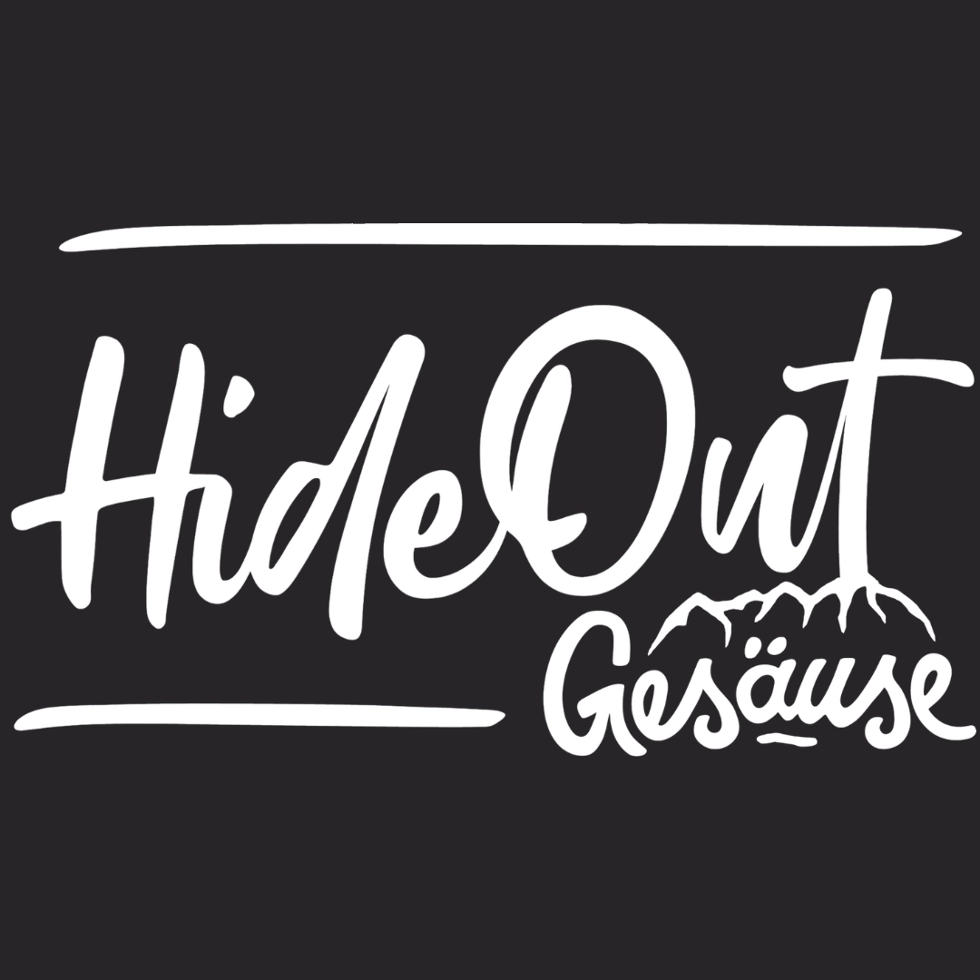 Das Logo des Hideout Gesäuse in weiß